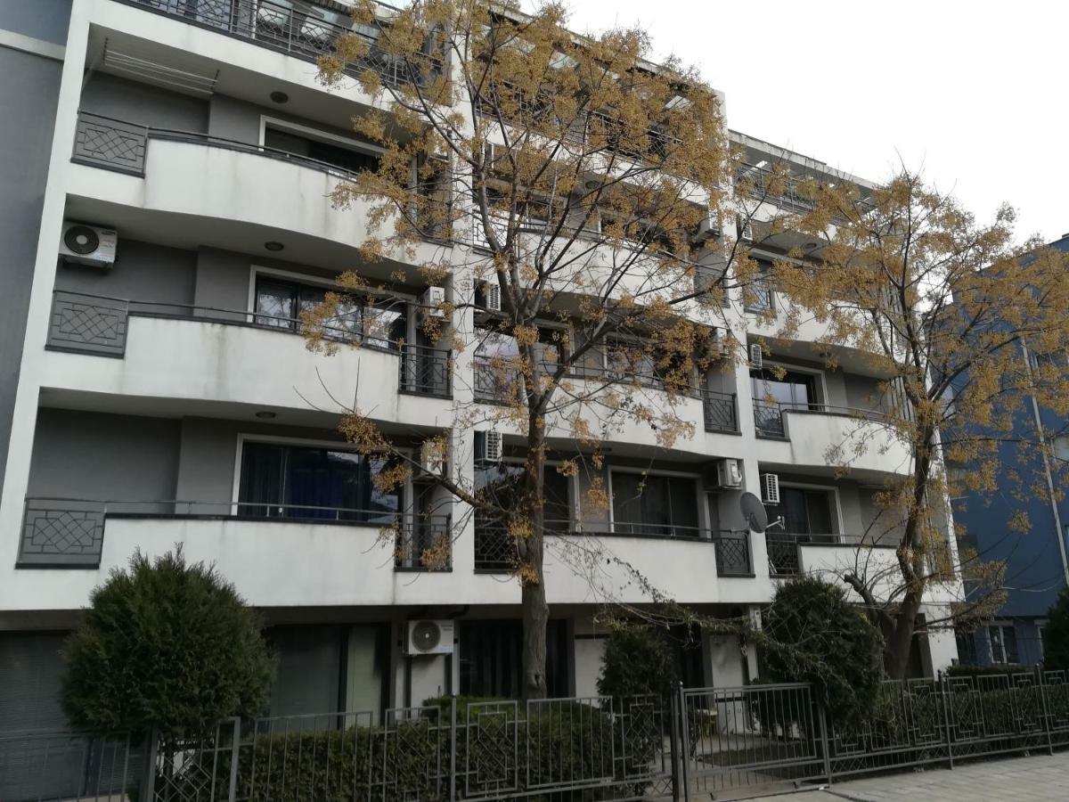 Cozy One-Bedroom Apartment In Night Breeze Burgas ภายนอก รูปภาพ