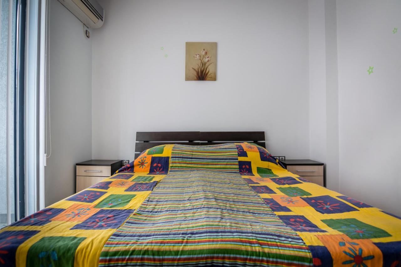 Cozy One-Bedroom Apartment In Night Breeze Burgas ภายนอก รูปภาพ