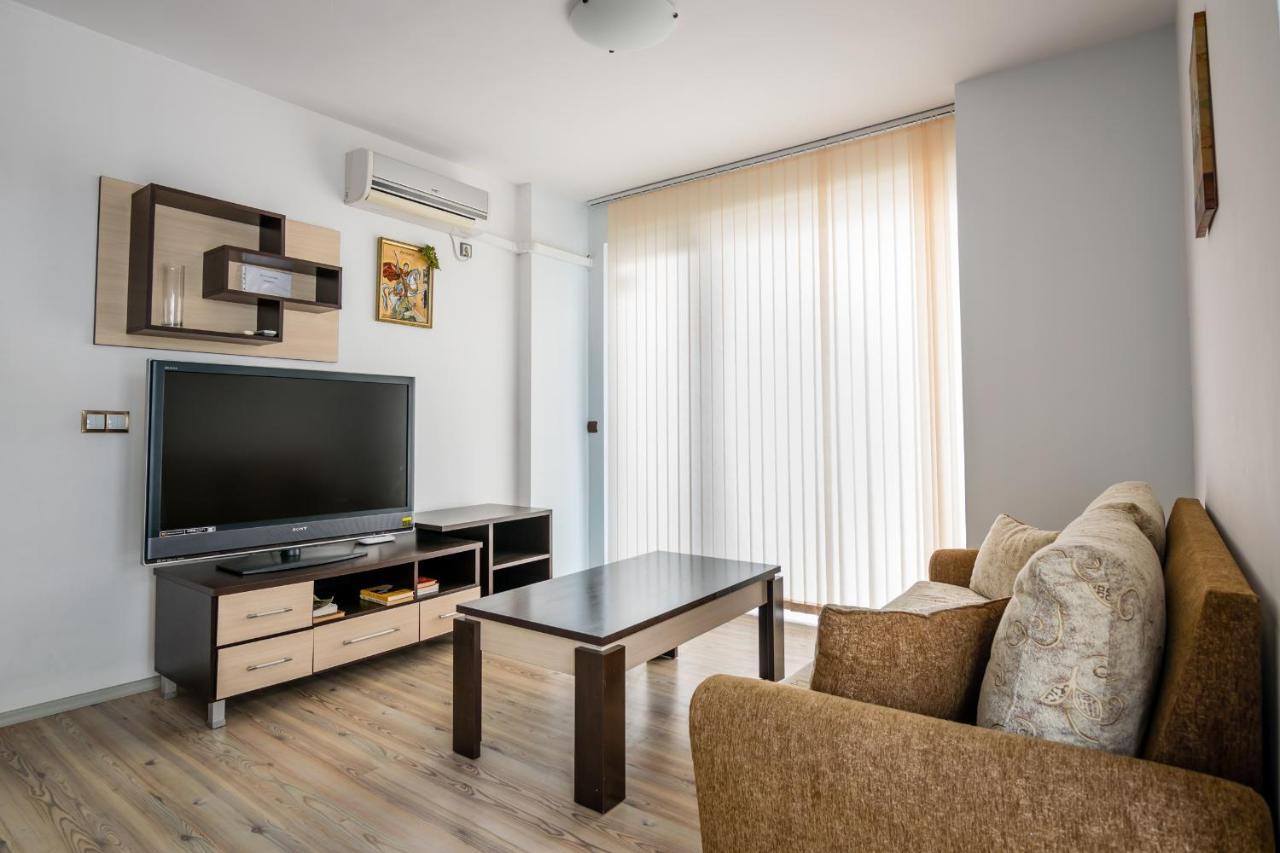Cozy One-Bedroom Apartment In Night Breeze Burgas ภายนอก รูปภาพ