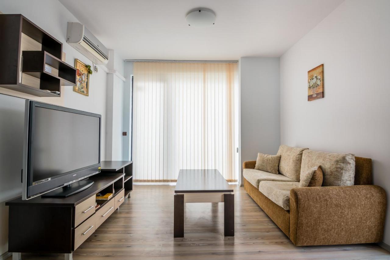 Cozy One-Bedroom Apartment In Night Breeze Burgas ภายนอก รูปภาพ