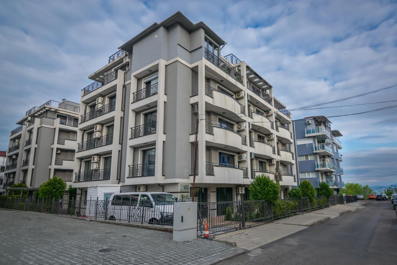 Cozy One-Bedroom Apartment In Night Breeze Burgas ภายนอก รูปภาพ
