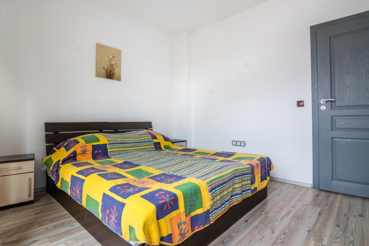 Cozy One-Bedroom Apartment In Night Breeze Burgas ภายนอก รูปภาพ