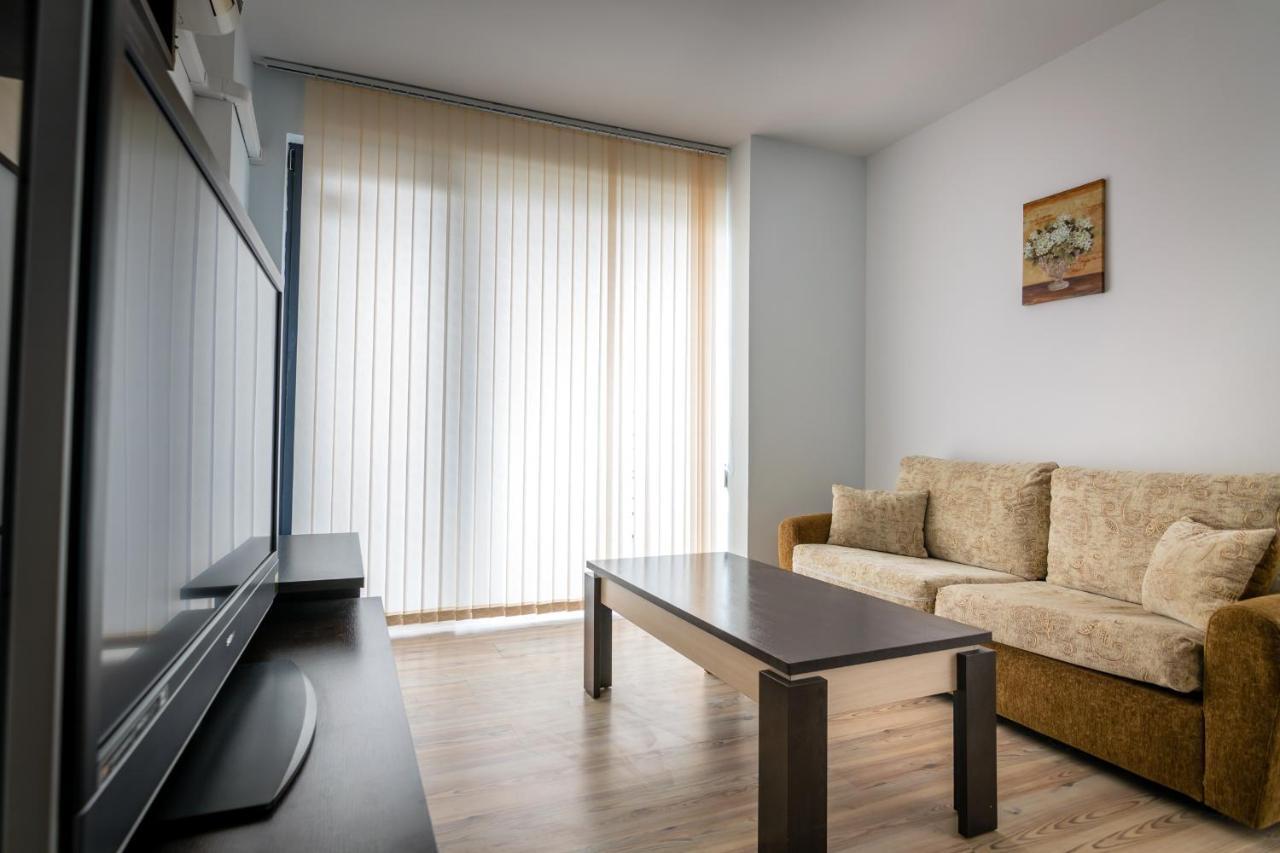 Cozy One-Bedroom Apartment In Night Breeze Burgas ภายนอก รูปภาพ