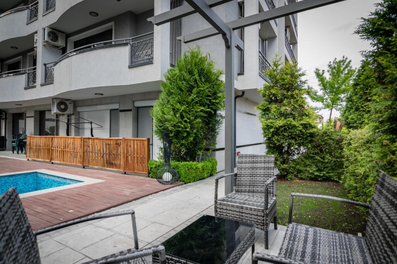 Cozy One-Bedroom Apartment In Night Breeze Burgas ภายนอก รูปภาพ