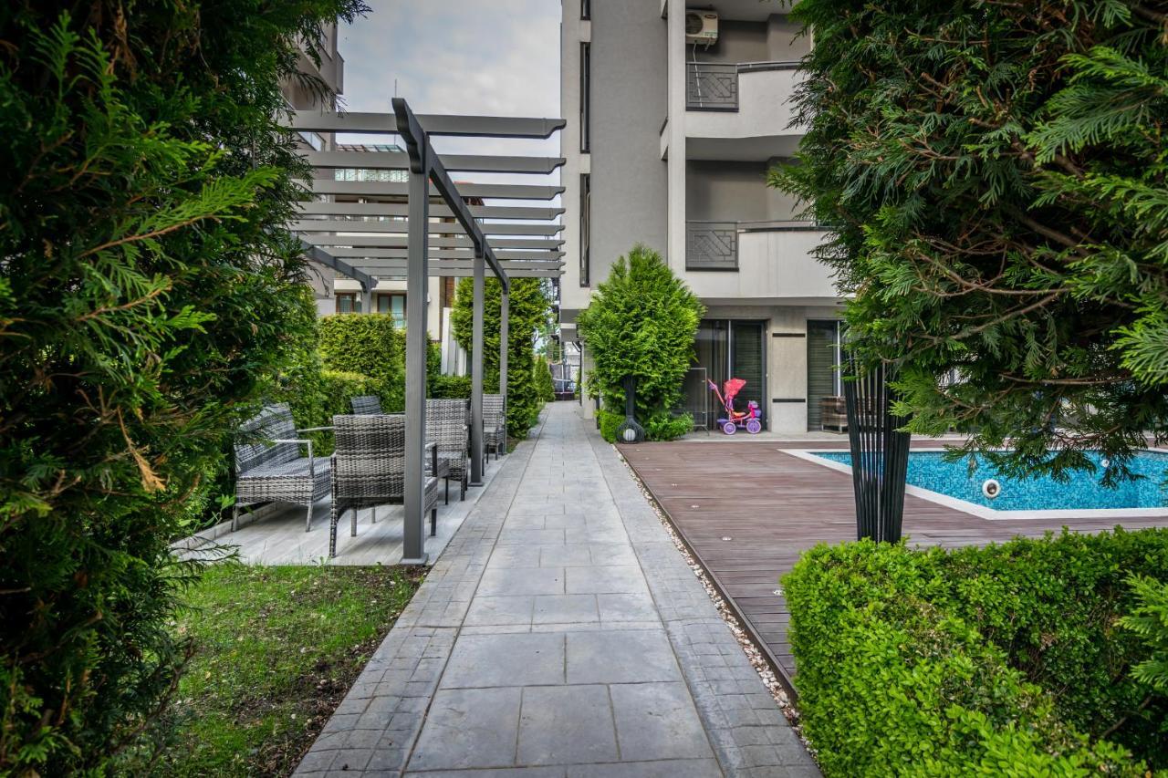 Cozy One-Bedroom Apartment In Night Breeze Burgas ภายนอก รูปภาพ