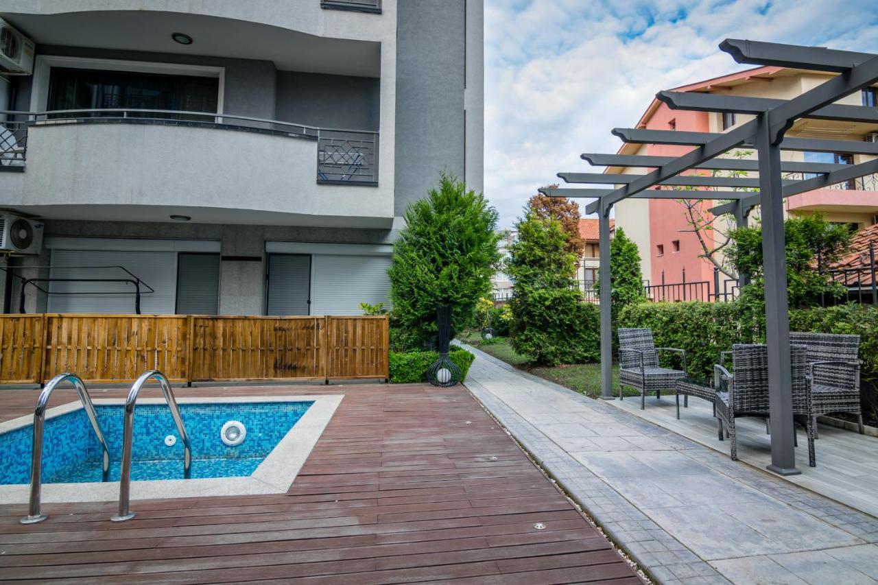 Cozy One-Bedroom Apartment In Night Breeze Burgas ภายนอก รูปภาพ